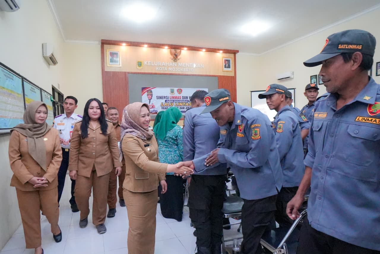 Sinergi Linmas dan Warga Diperkuat untuk Wujudkan Lalu Lintas Tertib dan Aman di Kota Mojokerto
